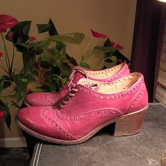 Frye Women's Burgundy Heeled Oxfords - Picture 2 of 16